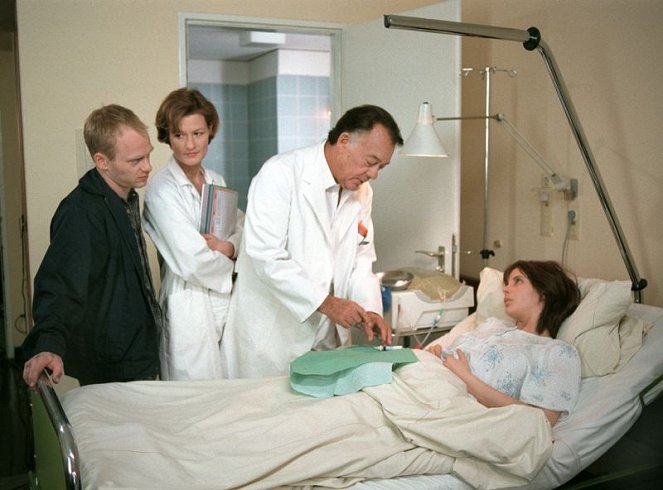 Ärzte: Vollnarkose - Kuvat elokuvasta - Rainer Strecker, Suzanne von Borsody, Gunter Schoß, Julia Jäger