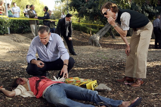 Criminal Minds - Season 3 - Doubt - Photos - Mandy Patinkin, Matthew Gray Gubler