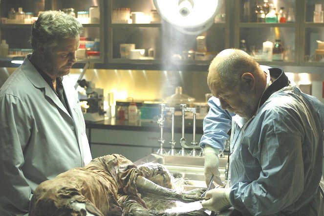 CSI: Kryminalne zagadki Las Vegas - Season 4 - Ciało w szafie - Z filmu - William Petersen, Robert David Hall