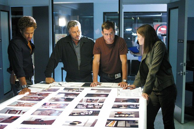 CSI: Kryminalne zagadki Las Vegas - Season 4 - Ciało w szafie - Z filmu - Gary Dourdan, William Petersen, George Eads, Jorja Fox