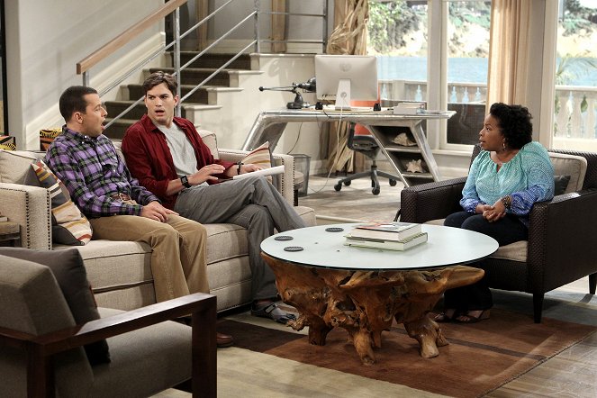 Two and a Half Men - This Unblessed Biscuit - Photos - Jon Cryer, Ashton Kutcher, Kimberly Hebert Gregory