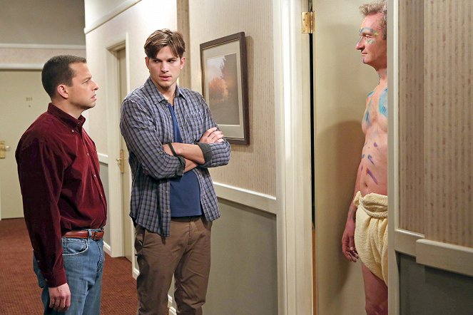 Two and a Half Men - Tragen Schafe Lippenstift? - Filmfotos - Jon Cryer, Ashton Kutcher, Ryan Stiles
