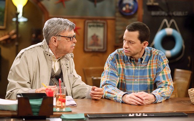 Two and a Half Men - Something My Gynecologist Said - Photos - Jon Cryer