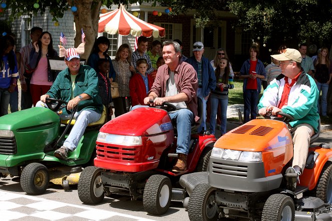 The Middle - The Block Party - Van film - Neil Flynn