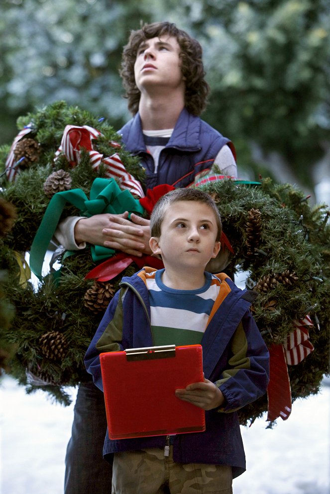 The Middle - Siblings - Photos - Charlie McDermott, Atticus Shaffer