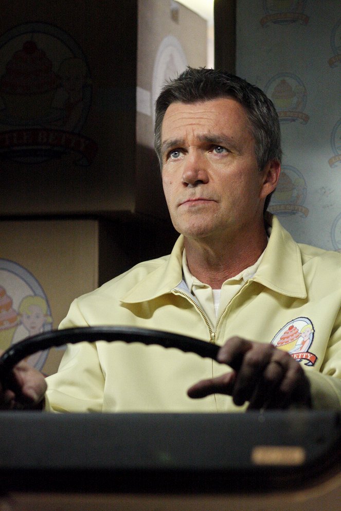 The Middle - The Yelling - Photos - Neil Flynn