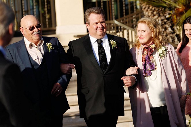Modern Family - Season 5 - The Wedding (1) - Photos - Barry Corbin, Eric Stonestreet, Celia Weston