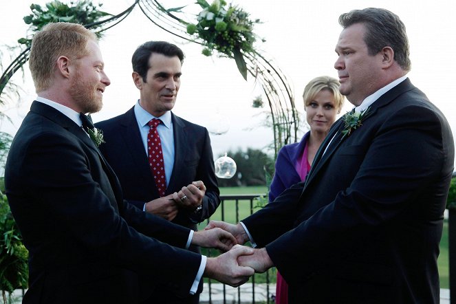 Modern Family - Season 5 - La boda - 1ª parte - De la película - Jesse Tyler Ferguson, Ty Burrell, Julie Bowen, Eric Stonestreet