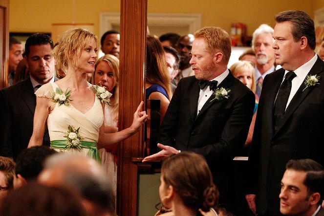 Modern Family - Season 5 - La boda - 1ª parte - De la película - Julie Bowen, Jesse Tyler Ferguson, Eric Stonestreet
