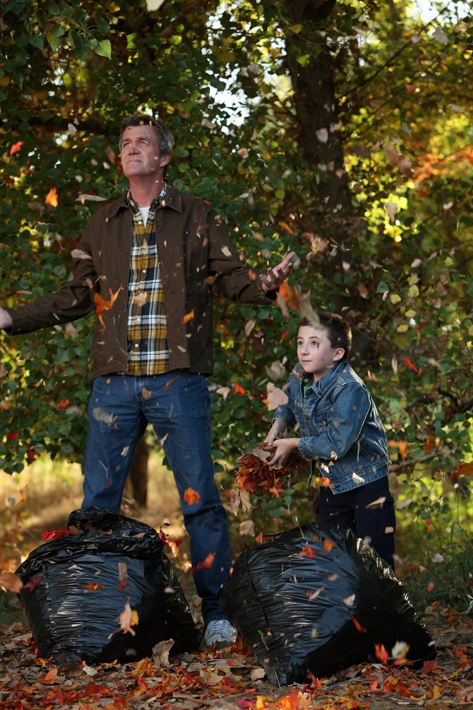 The Middle - Homecoming - Photos - Neil Flynn, Atticus Shaffer