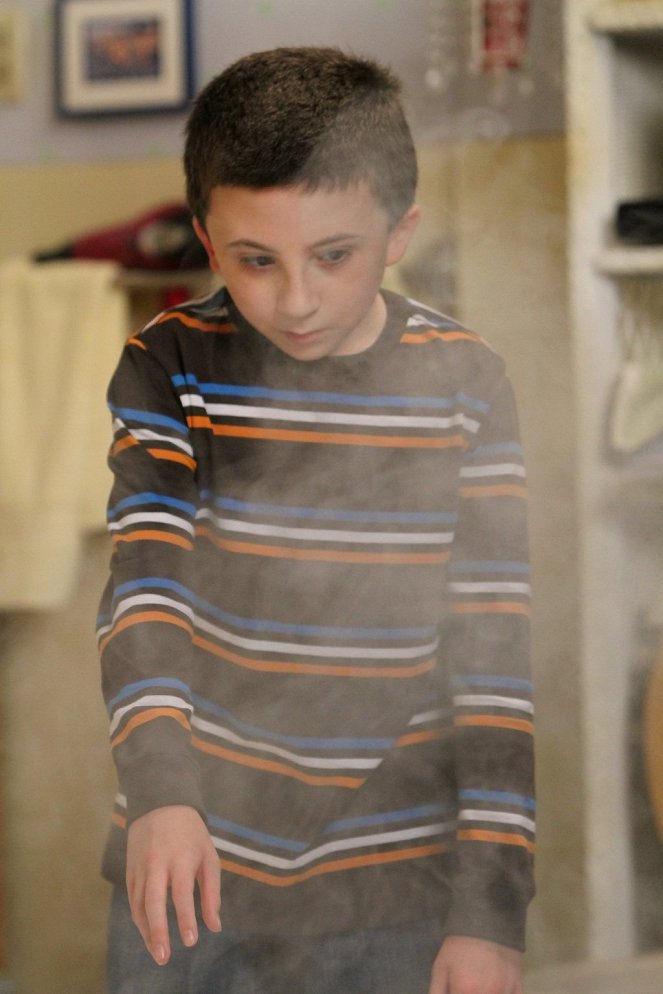 The Middle - Season 2 - The Diaper Incident - Photos - Atticus Shaffer