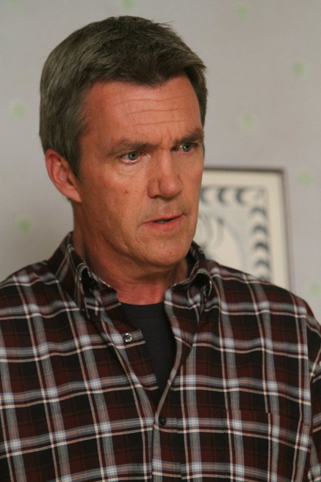 The Middle - The Diaper Incident - Photos - Neil Flynn