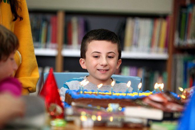 Uma Família Perdida no Meio do Nada - A Birthday Story - Do filme - Atticus Shaffer