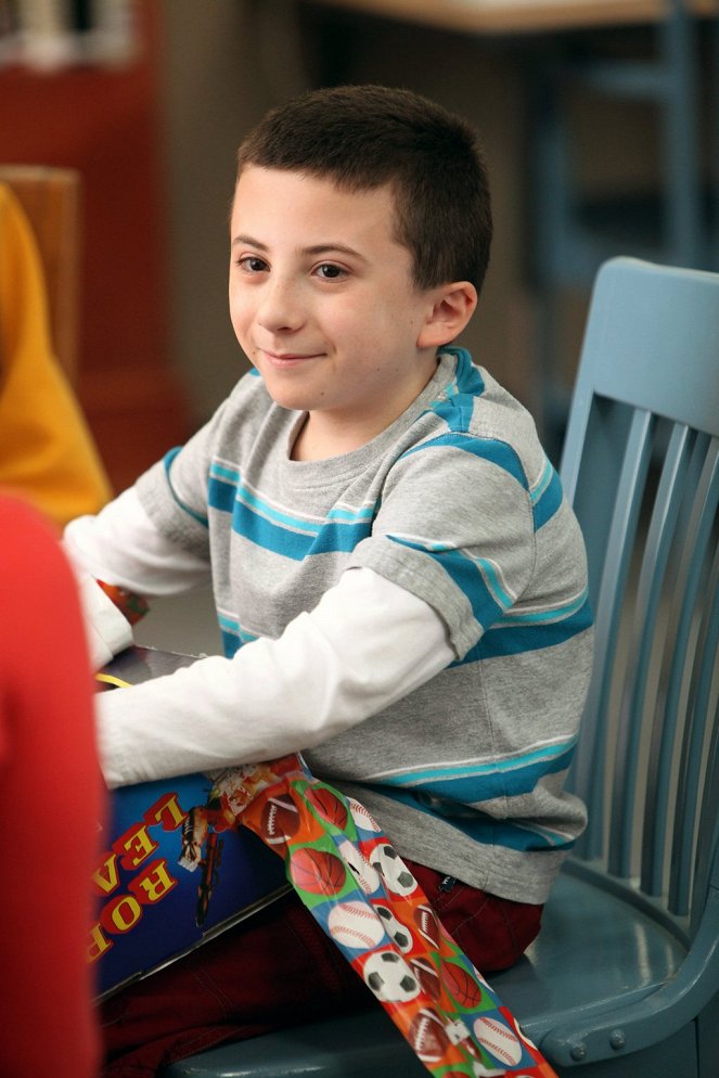 The Middle - A Birthday Story - Film - Atticus Shaffer