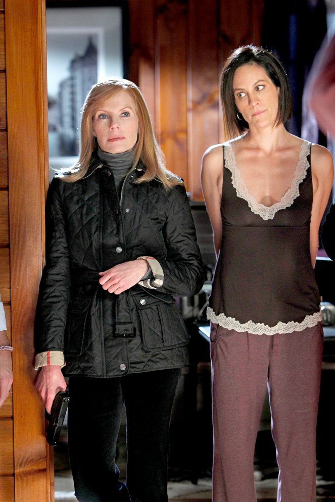 CSI: Crime Scene Investigation - Willows in the Wind - Photos - Marg Helgenberger, Annabeth Gish
