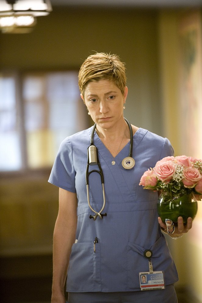 Nurse Jackie - Season 1 - Ecran noir et blouse blanche - Film - Edie Falco