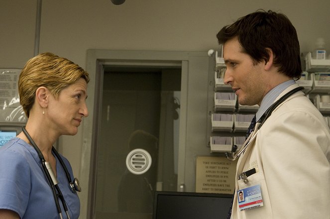 Nurse Jackie - Season 1 - Health Care and Cinema - Photos - Edie Falco, Peter Facinelli
