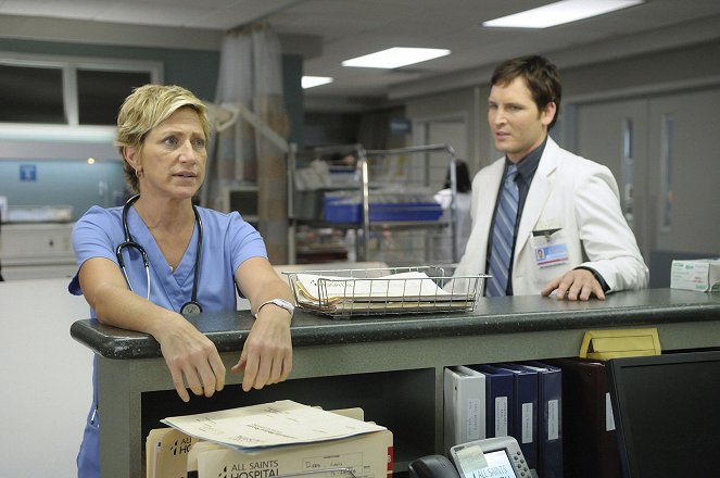 Nurse Jackie - Season 2 - Twitter - Photos - Edie Falco, Peter Facinelli