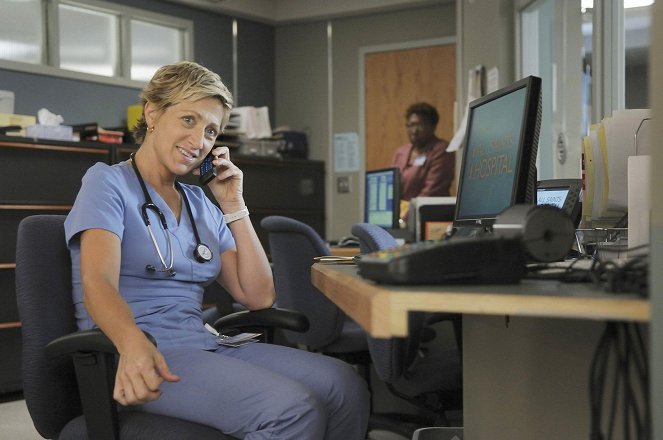 Nurse Jackie - Season 2 - Twitter - Photos - Edie Falco