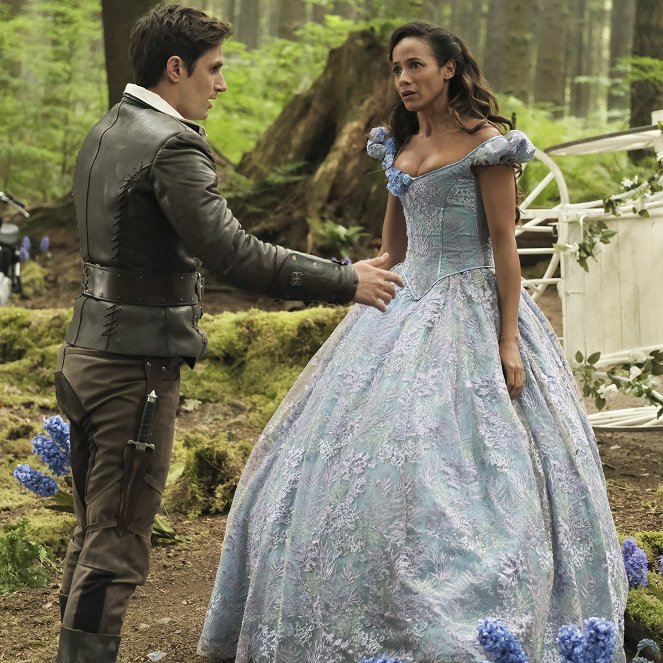 Once Upon a Time - Hyperion Heights - Photos - Andrew J. West, Dania Ramirez