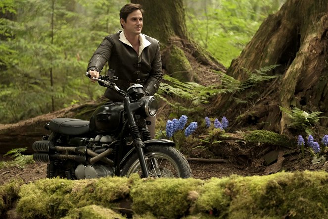 Once Upon a Time - Hyperion Heights - Photos - Andrew J. West