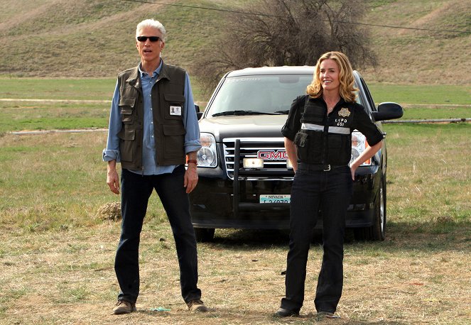 CSI: A helyszínelők - Season 12 - Házilopás - Forgatási fotók - Ted Danson, Elisabeth Shue
