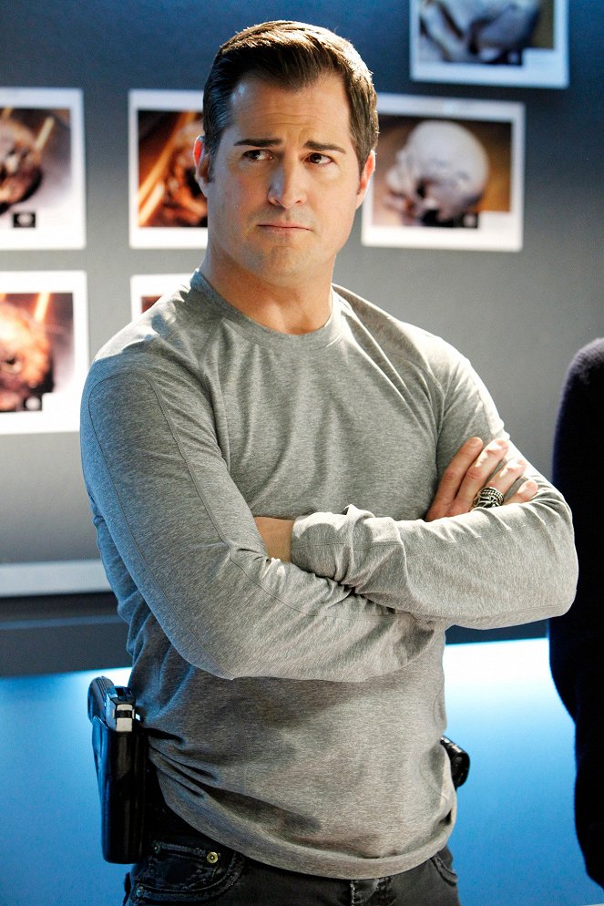 CSI: Crime Scene Investigation - Stealing Home - Photos - George Eads