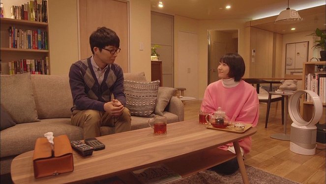 The Full-Time Wife Escapist - Van film - Gen Hoshino, Yui Aragaki