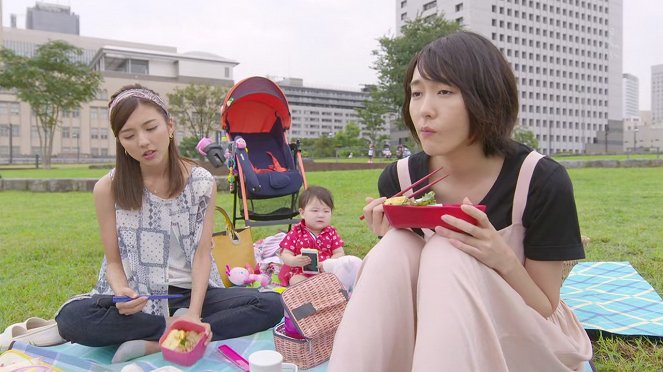 The Full-Time Wife Escapist - Film - 真野恵里菜, Yui Aragaki