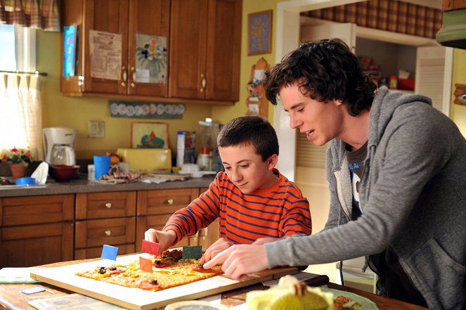 Taká obyčajná rodinka - The Map - Z filmu - Atticus Shaffer, Charlie McDermott