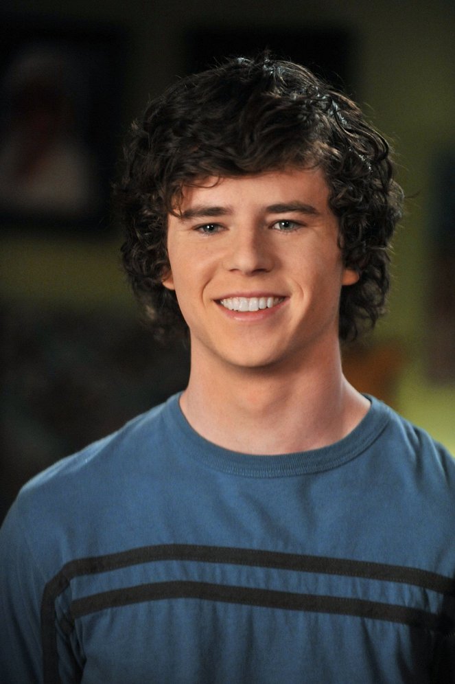 The Middle - The Sit Down - Photos - Charlie McDermott