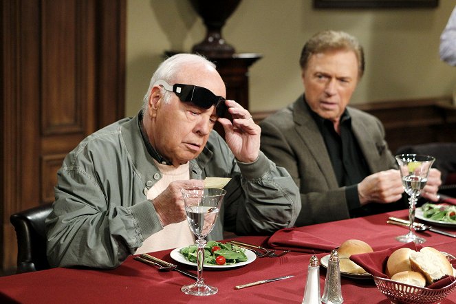 Two and a Half Men - Season 11 - Bite Me, Supreme Court - Photos - Tim Conway, Steve Lawrence