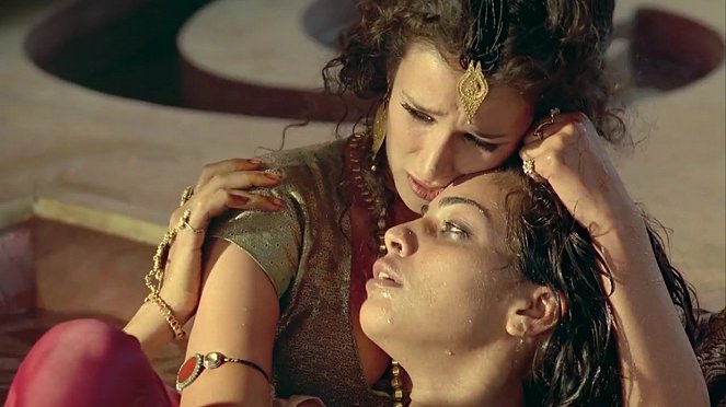 Kamasutra - Opowieść o miłości - Z filmu - Indira Varma, Sarita Choudhury