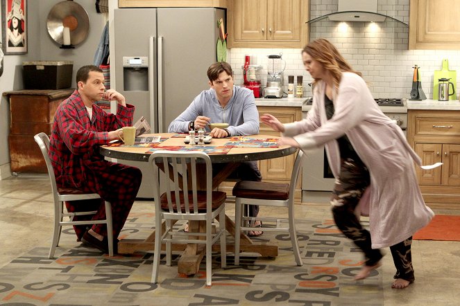 Two and a Half Men - Cab Fare and a Bottle of Penicillin - Photos - Jon Cryer, Ashton Kutcher, Amber Tamblyn