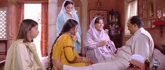 Někdy veselo někdy smutno - Z filmu - Simone Singh, Kajol, Farida Jalal