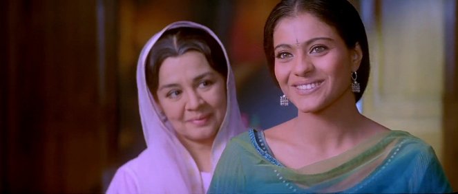 Sometimes Happiness, Sometimes Sorrow - Photos - Farida Jalal, Kajol