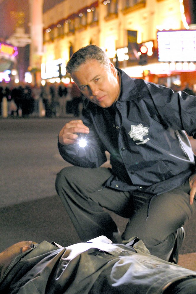 CSI: Crime Scene Investigation - Season 3 - Lucky Strike - Photos - William Petersen
