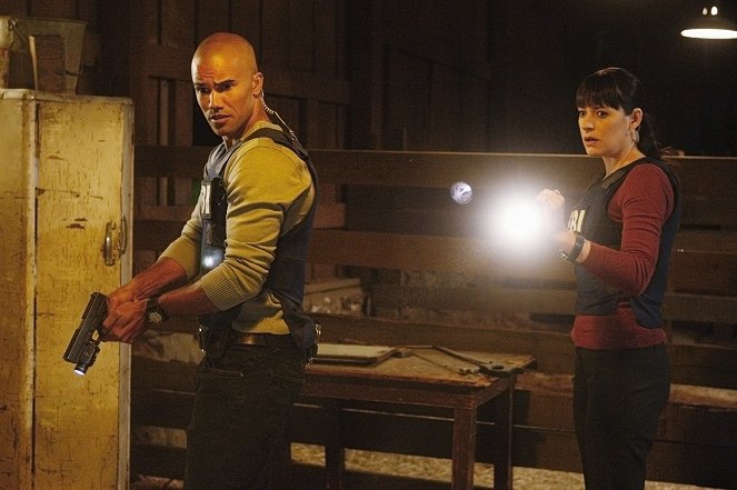 Criminal Minds - Season 4 - To Hell... And Back - Photos - Shemar Moore, Paget Brewster