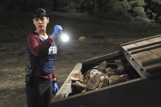 Criminal Minds - Season 4 - To Hell... And Back - Photos - Paget Brewster