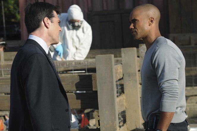 Criminal Minds - To Hell... And Back - Photos - Thomas Gibson, Shemar Moore