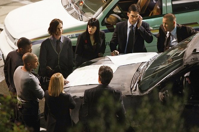 Criminal Minds - To Hell... And Back - Photos - Shemar Moore, Sharif Atkins, Matthew Gray Gubler, Paget Brewster, Thomas Gibson