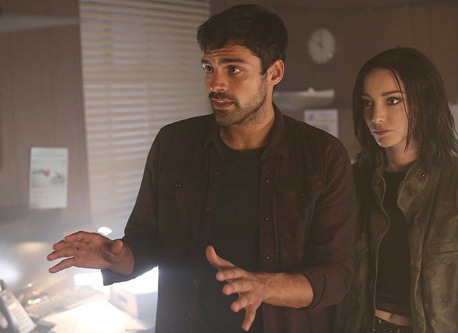 The Gifted - eXposed - Photos - Sean Teale, Emma Dumont