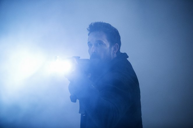 Falling Skies - Find Your Warrior - Photos - Noah Wyle