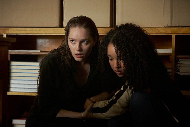 Channel Zero - No-End House - Beware the Cannibals - Photos - Amy Forsyth, Aisha Dee