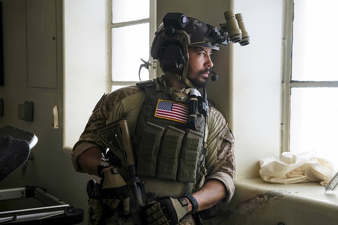 SEAL Team - Season 1 - Other Lives - Z filmu - Neil Brown Jr.