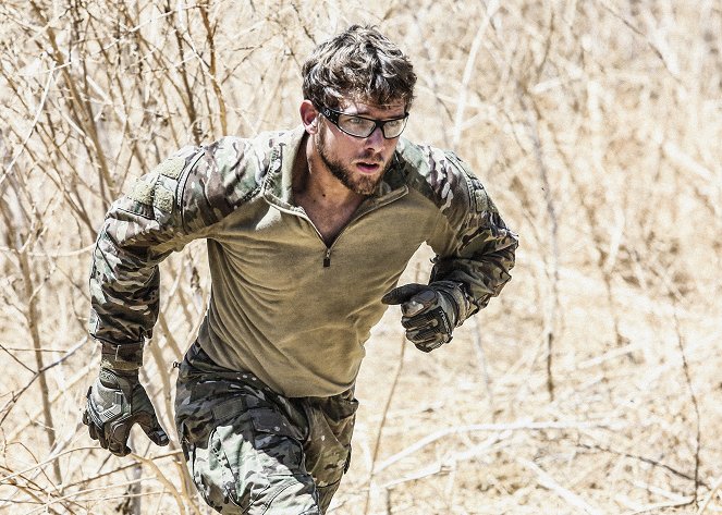 SEAL Team - Other Lives - Photos - Max Thieriot