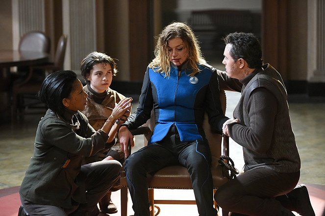 The Orville - If the Stars Should Appear - Photos - Penny Johnson Jerald, Max Burkholder, Adrianne Palicki, Seth MacFarlane