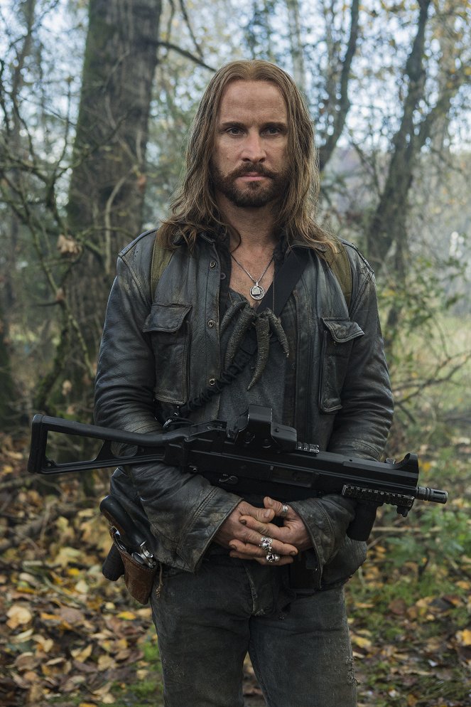 Falling Skies - Hatchlings - Photos - Colin Cunningham