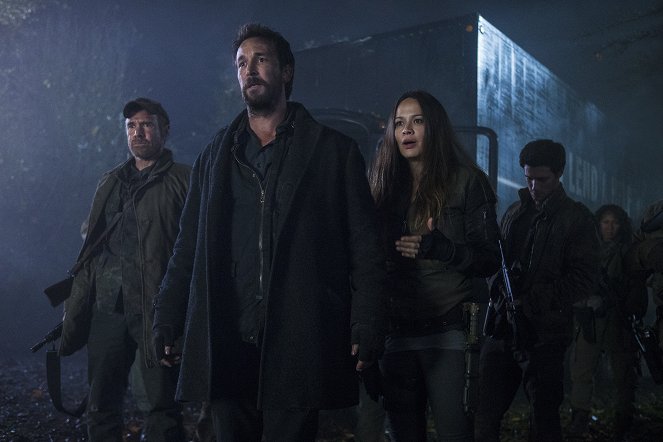 Falling Skies - Éclosions - Film - Will Patton, Noah Wyle, Moon Bloodgood