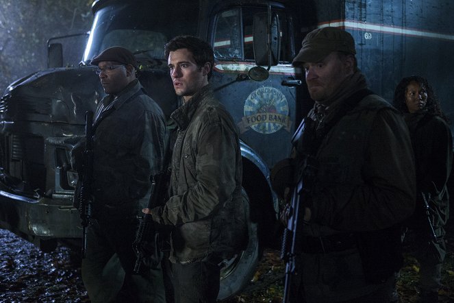 Falling Skies - Season 5 - Hatchlings - Photos - Drew Roy